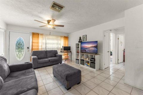 Villa ou maison à vendre à Deltona, Floride: 3 chambres, 111.3 m2 № 2149857 - photo 6