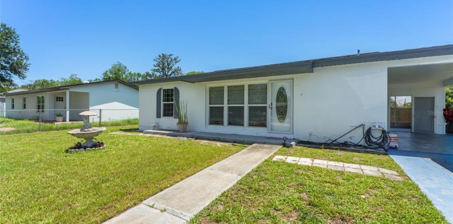Villa ou maison à Deltona, Floride 3 chambres, 111.3 m2 № 2149857