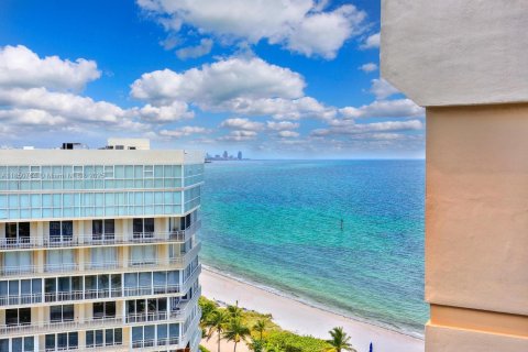 Condo in Key Biscayne, Florida, 2 bedrooms  № 1872418 - photo 2
