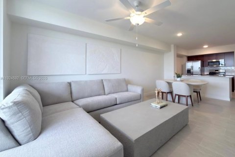 Apartment in Sweetwater, Florida 3 bedrooms, 479.75 sq.m. № 1982946