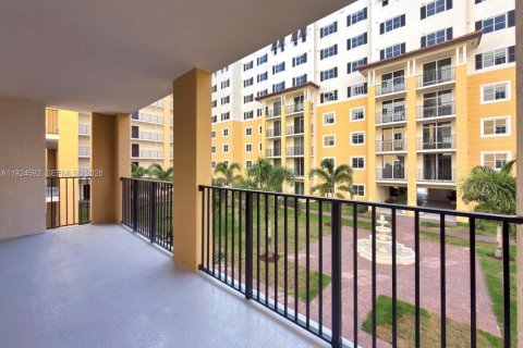 Apartment in Sweetwater, Florida 3 bedrooms, 479.75 sq.m. № 1982946 - photo 21