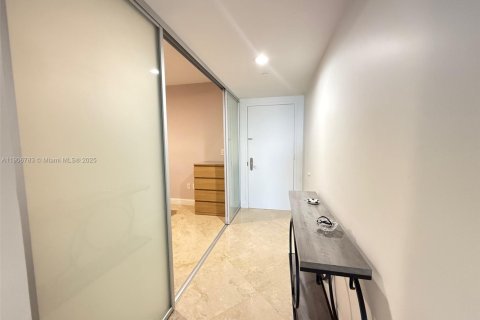 Condominio en alquiler en Hallandale Beach, Florida, 1 dormitorio, 78.41 m2 № 2012388 - foto 10