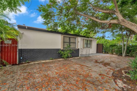 Casa en Hollywood, Florida 4 dormitorios, 197.97 m2 № 2263127