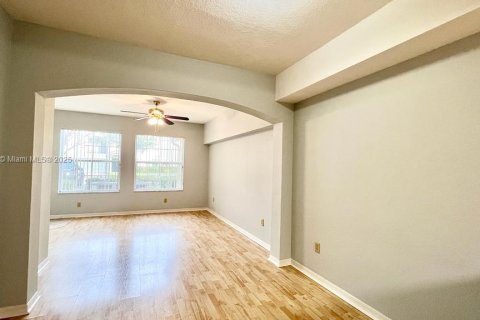 Снять в аренду кондоминиум в Порт-Сент-Луси, Флорида 1 спальня, 81.29м2, № 1962530 - фото 8