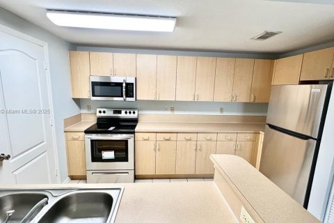 Снять в аренду кондоминиум в Порт-Сент-Луси, Флорида 1 спальня, 81.29м2, № 1962530 - фото 4