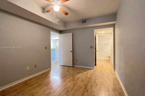 Снять в аренду кондоминиум в Порт-Сент-Луси, Флорида 1 спальня, 81.29м2, № 1962530 - фото 10