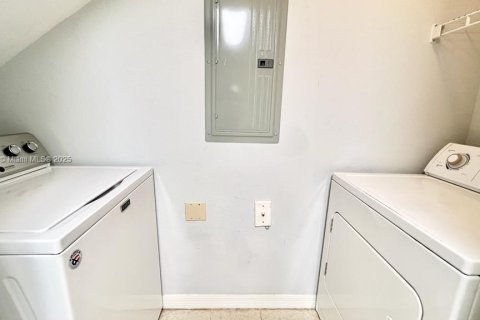 Снять в аренду кондоминиум в Порт-Сент-Луси, Флорида 1 спальня, 81.29м2, № 1962530 - фото 6