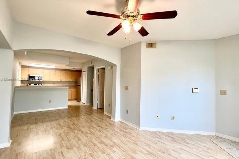 Снять в аренду кондоминиум в Порт-Сент-Луси, Флорида 1 спальня, 81.29м2, № 1962530 - фото 3