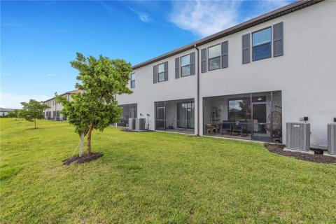 Townhouse in Bradenton, Florida 3 bedrooms, 178.84 sq.m. № 2266829 - photo 24