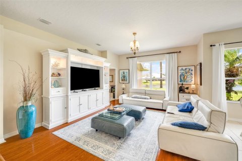 House in Palm Bay, Florida 4 bedrooms, 211.17 sq.m. № 2112453 - photo 22
