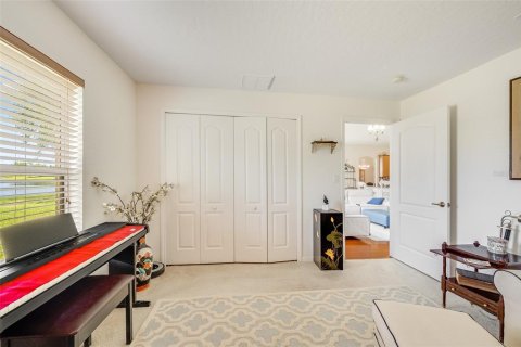 House in Palm Bay, Florida 4 bedrooms, 211.17 sq.m. № 2112453 - photo 27