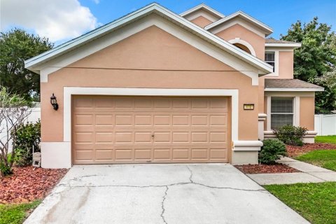 House in Clermont, Florida 5 bedrooms, 255.67 sq.m. № 2199622 - photo 3