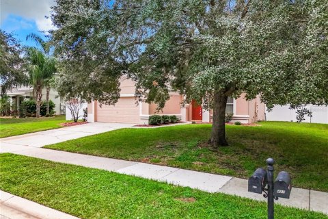 House in Clermont, Florida 5 bedrooms, 255.67 sq.m. № 2199622 - photo 5