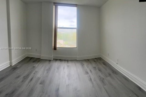 Купить кондоминиум в Норт-Майами, Флорида 1 спальня, 74.97м2, № 2055894 - фото 13