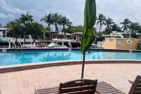 Кондоминиум с 1 спальней в Норт-Майами, Флорида № 2055894