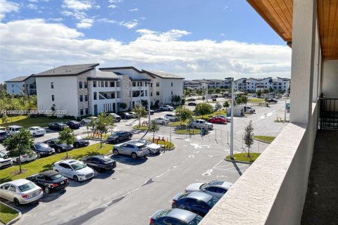 Condominio en venta en Doral, Florida, 2 dormitorios, 89.56 m2 № 2089074 - foto 14