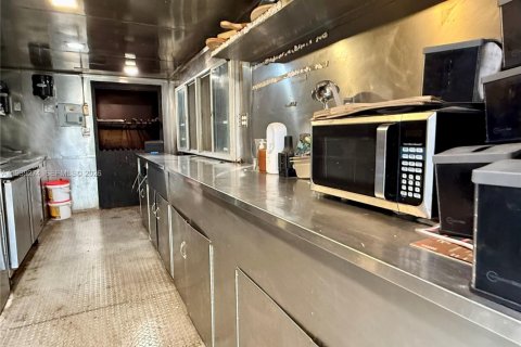 Купить коммерческую недвижимость в Дейви, Флорида № 1996857 - фото 16