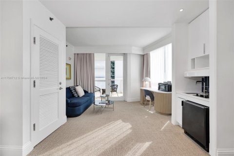 Condominio en venta en Miami Beach, Florida, 47.94 m2 № 1964838 - foto 7