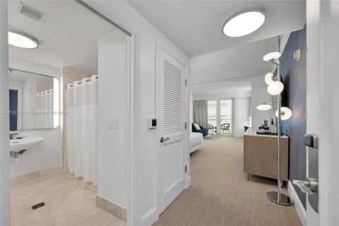 Condominio en venta en Miami Beach, Florida, 47.94 m2 № 1964838 - foto 3