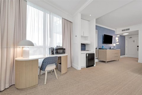 Condominio en venta en Miami Beach, Florida, 47.94 m2 № 1964838 - foto 13