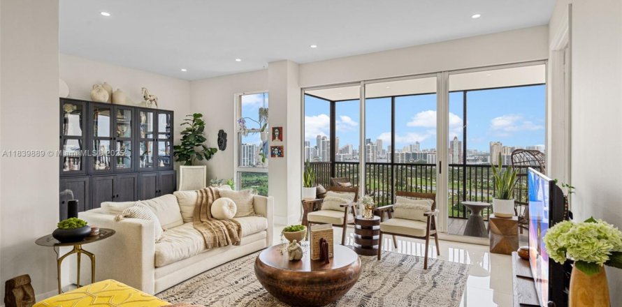 Condominio en Aventura, Florida, 2 dormitorios  № 2168713