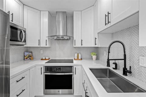 Condominio en venta en Aventura, Florida, 2 dormitorios, 107.49 m2 № 2168713 - foto 6