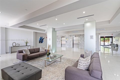 Condominio en venta en Aventura, Florida, 2 dormitorios, 107.49 m2 № 2168713 - foto 26