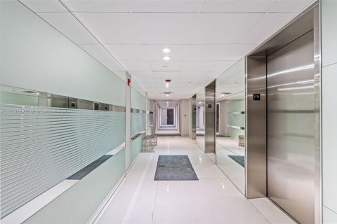 Condominio en venta en Aventura, Florida, 2 dormitorios, 107.49 m2 № 2168713 - foto 28