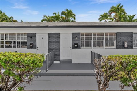 Propiedad comercial en venta en Miami Beach, Florida, 228.91 m2 № 1799500 - foto 1