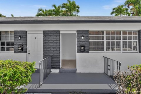Propiedad comercial en venta en Miami Beach, Florida, 228.91 m2 № 1799500 - foto 2