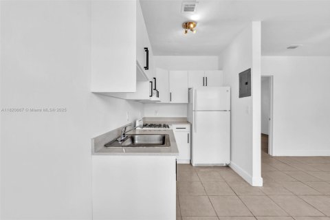 Propiedad comercial en venta en Miami Beach, Florida, 228.91 m2 № 1799500 - foto 21