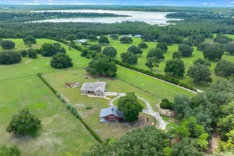 Casa en Ocklawaha, Florida 3 dormitorios, 196.95 m2 № 2362623