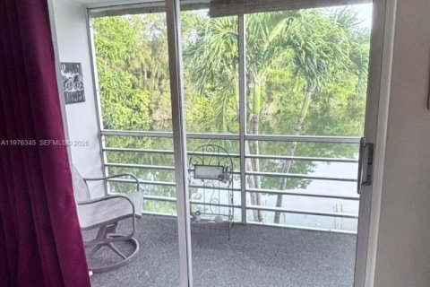 Купить кондоминиум в Уэст-Палм-Бич, Флорида 2 спальни, 74.14м2, № 2040903 - фото 16