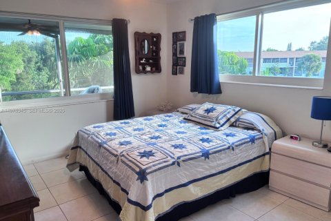 Купить кондоминиум в Уэст-Палм-Бич, Флорида 2 спальни, 74.14м2, № 2040903 - фото 11