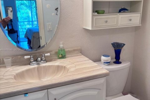 Купить кондоминиум в Уэст-Палм-Бич, Флорида 2 спальни, 74.14м2, № 2040903 - фото 12