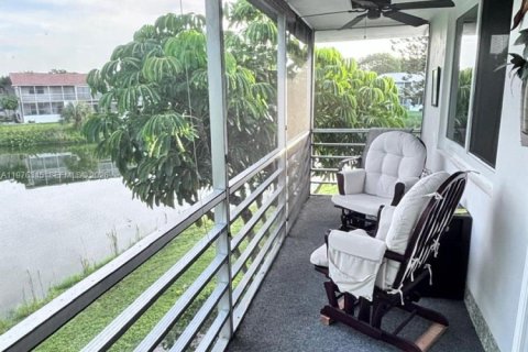 Купить кондоминиум в Уэст-Палм-Бич, Флорида 2 спальни, 74.14м2, № 2040903 - фото 15