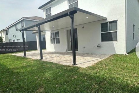 House in Miami, Florida 5 bedrooms, 257.25 sq.m. № 1963931 - photo 27