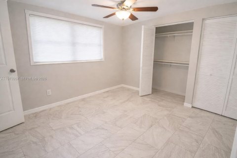 Купить виллу или дом в Лихай-Эйкерс, Флорида 3 спальни, № 2033597 - фото 8