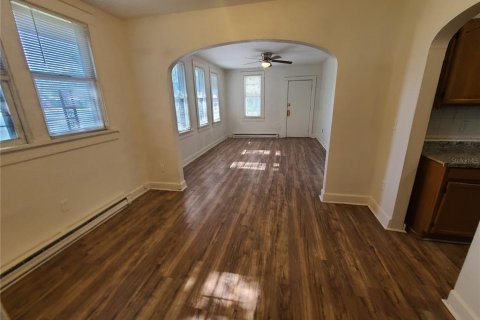 Villa ou maison à louer à Saint Petersburg, Floride: 2 chambres, 81.1 m2 № 2418930 - photo 4