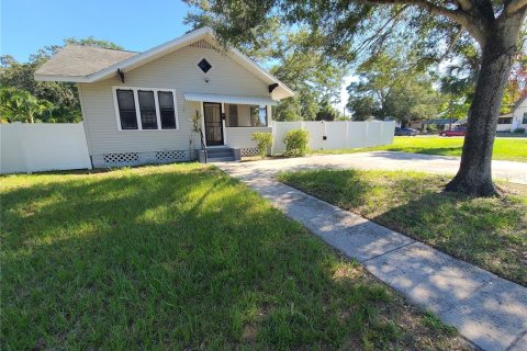 Villa ou maison à louer à Saint Petersburg, Floride: 2 chambres, 81.1 m2 № 2418930 - photo 2