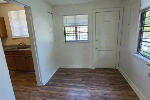 Villa ou maison à louer à Saint Petersburg, Floride: 2 chambres, 81.1 m2 № 2418930 - photo 23