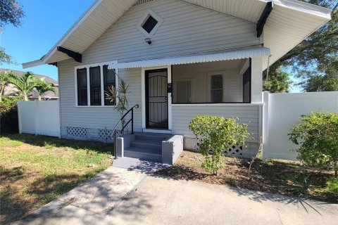 Villa ou maison à Saint Petersburg, Floride 2 chambres, 81.1 m2 № 2418930