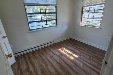 Villa ou maison à louer à Saint Petersburg, Floride: 2 chambres, 81.1 m2 № 2418930 - photo 21