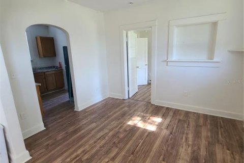 Villa ou maison à louer à Saint Petersburg, Floride: 2 chambres, 81.1 m2 № 2418930 - photo 8