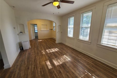 Villa ou maison à louer à Saint Petersburg, Floride: 2 chambres, 81.1 m2 № 2418930 - photo 3