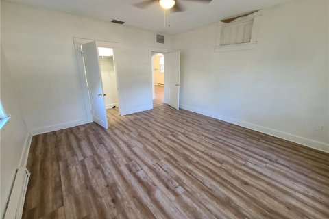 Villa ou maison à louer à Saint Petersburg, Floride: 2 chambres, 81.1 m2 № 2418930 - photo 10