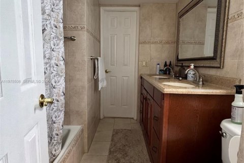 Condo in Fort Lauderdale, Florida, 2 bedrooms  № 2044402 - photo 15