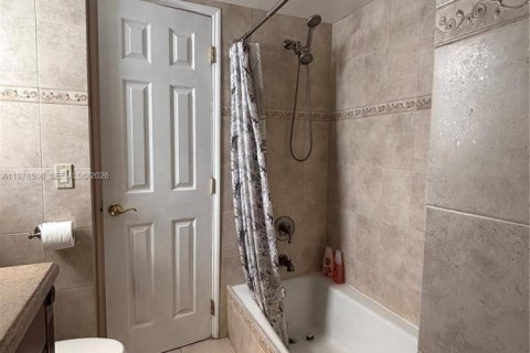 Condo in Fort Lauderdale, Florida, 2 bedrooms  № 2044402 - photo 16