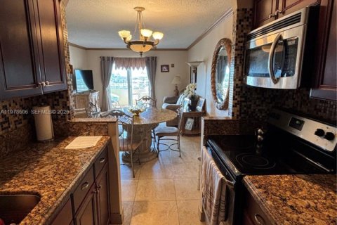 Condo in Fort Lauderdale, Florida, 2 bedrooms  № 2044402 - photo 9