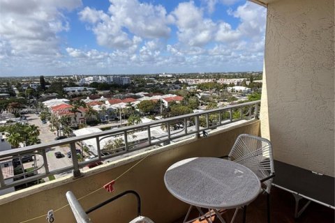 Condo in Fort Lauderdale, Florida, 2 bedrooms  № 2044402 - photo 17